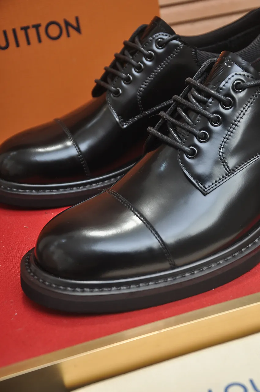 Men's men's shoes💰660💶[LOUIS VUITTON] (original order) new style🍀LV Louis Vuitton * - top version of LV classic leather shoes! Made of imported original single cowhide, original leather side strips and wear-resistant rubber outsole! High quality products! Code number 39-44 (38.45 customized)